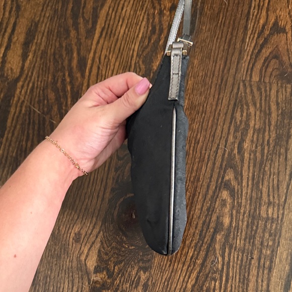 Gucci purse - Picture 4 of 11